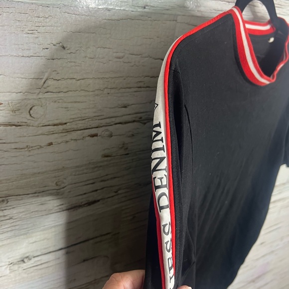 Mens Guess Black Short Sleeve T-Shirt size small red white - Picture 6 of 9